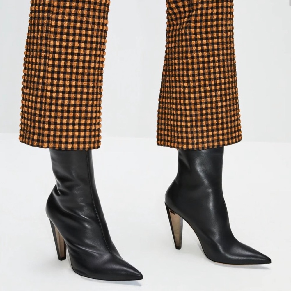 **NEW IN BOX** Gianvito Rossi Vitello Glove Lucite Heel Bootie (38.5)
